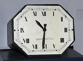 podružné hodiny art deco