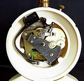 Svítící elektrický synchronní budík METAMEC, Dereham, Norfolk, 50 léta minulého století