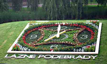 letná varianta květinových hodin