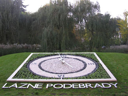 květinové hodiny bez květin