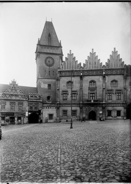 Šecht Voseček Hodiny na věži po Niklasově přestavbě